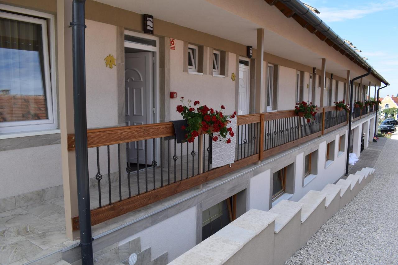 Platan Apartmanhaz Balatongyörök Zewnętrze zdjęcie
