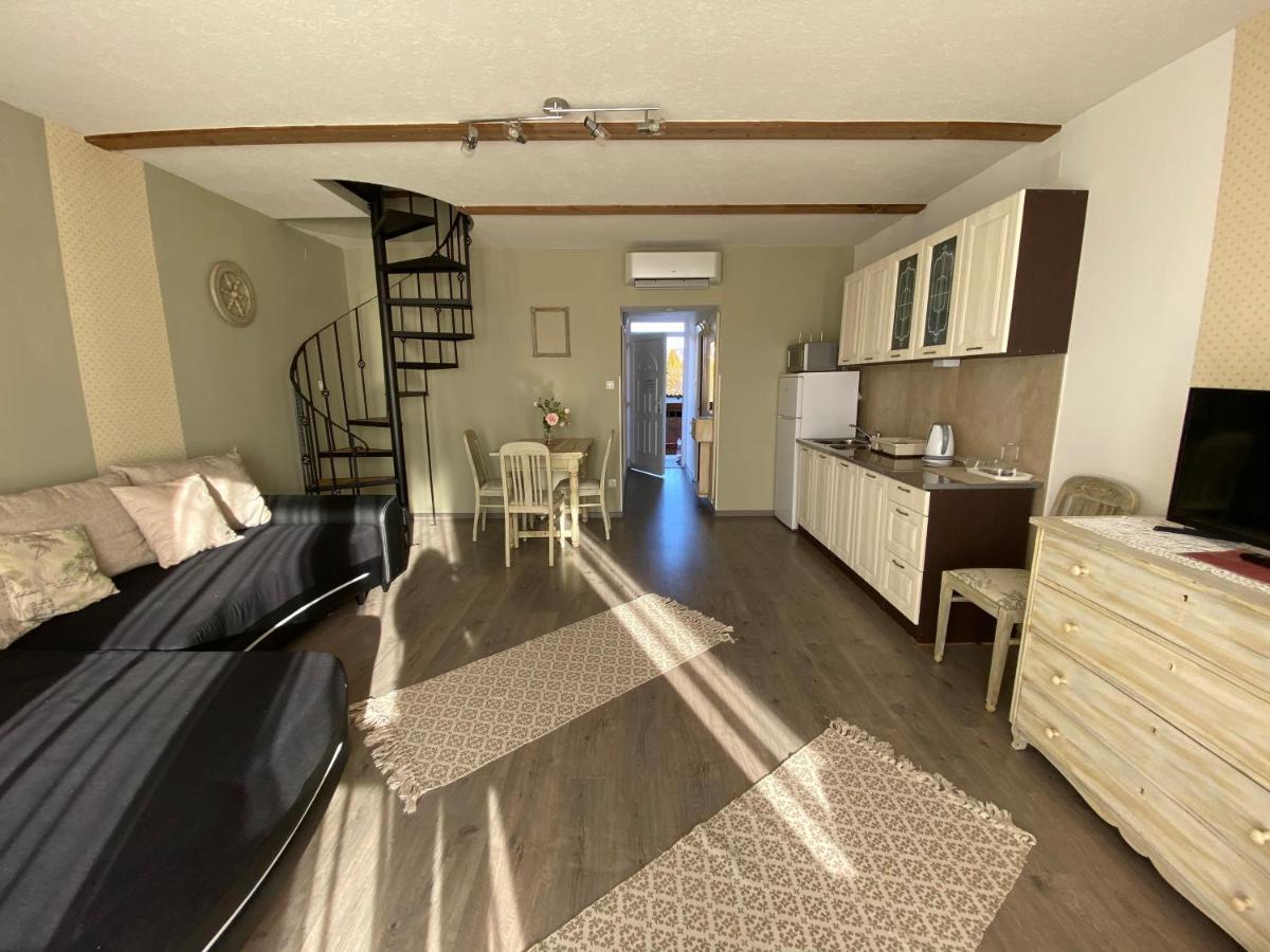 Platan Apartmanhaz Balatongyörök Zewnętrze zdjęcie