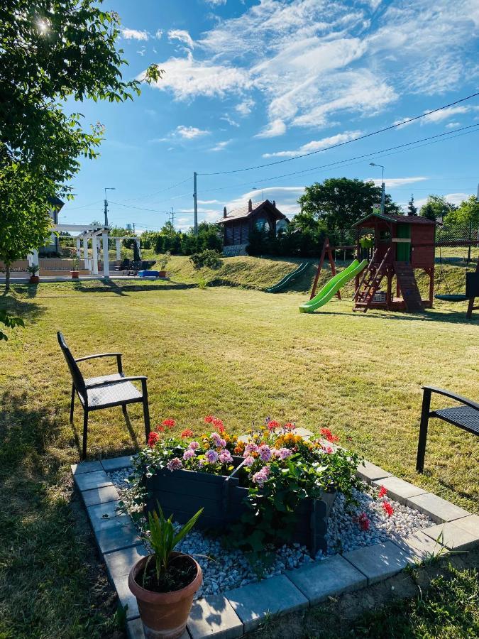 Platan Apartmanhaz Balatongyörök Zewnętrze zdjęcie